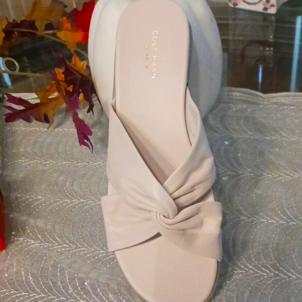 Women's shoes